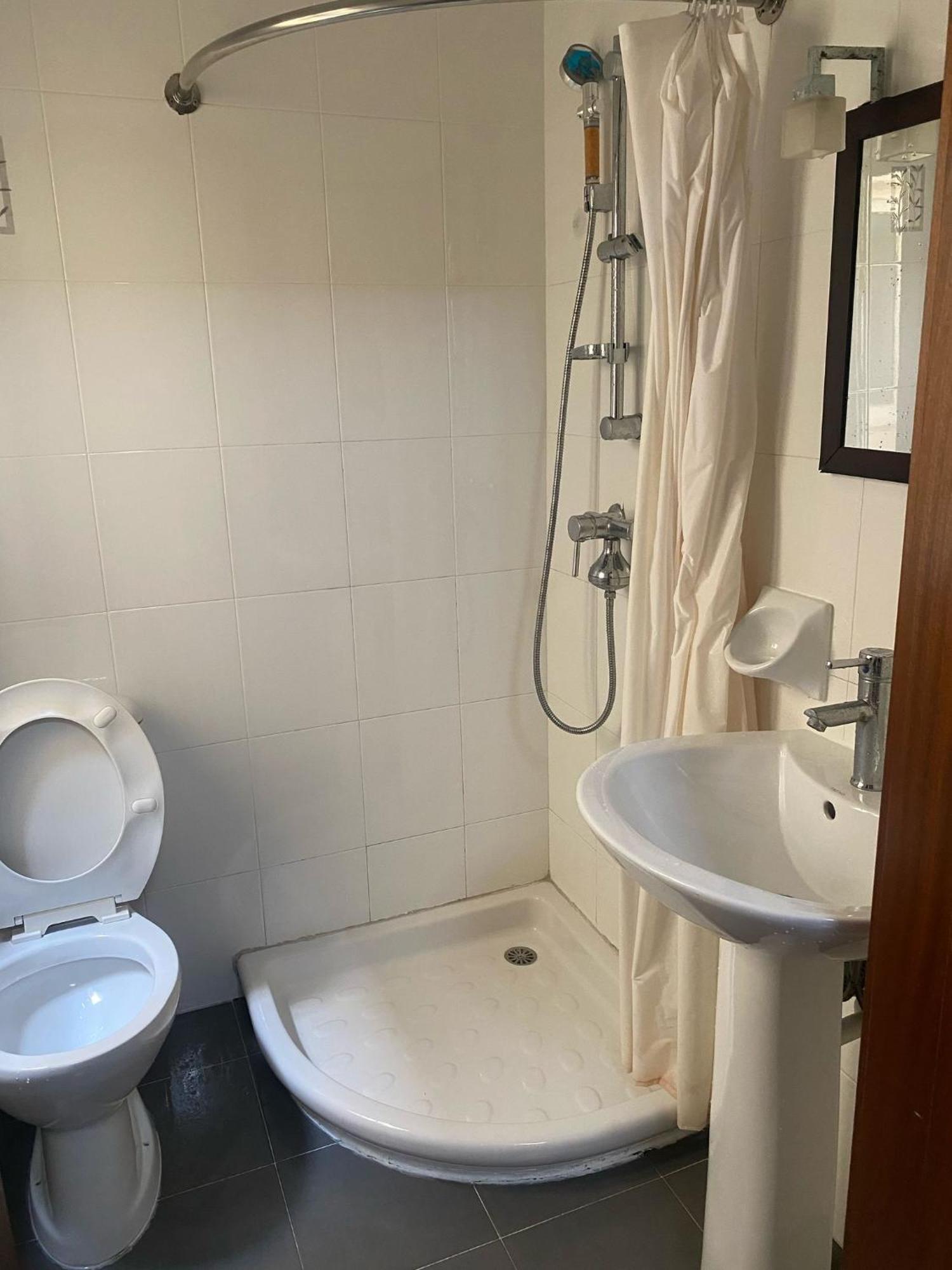 Y Bano Privado Homestay